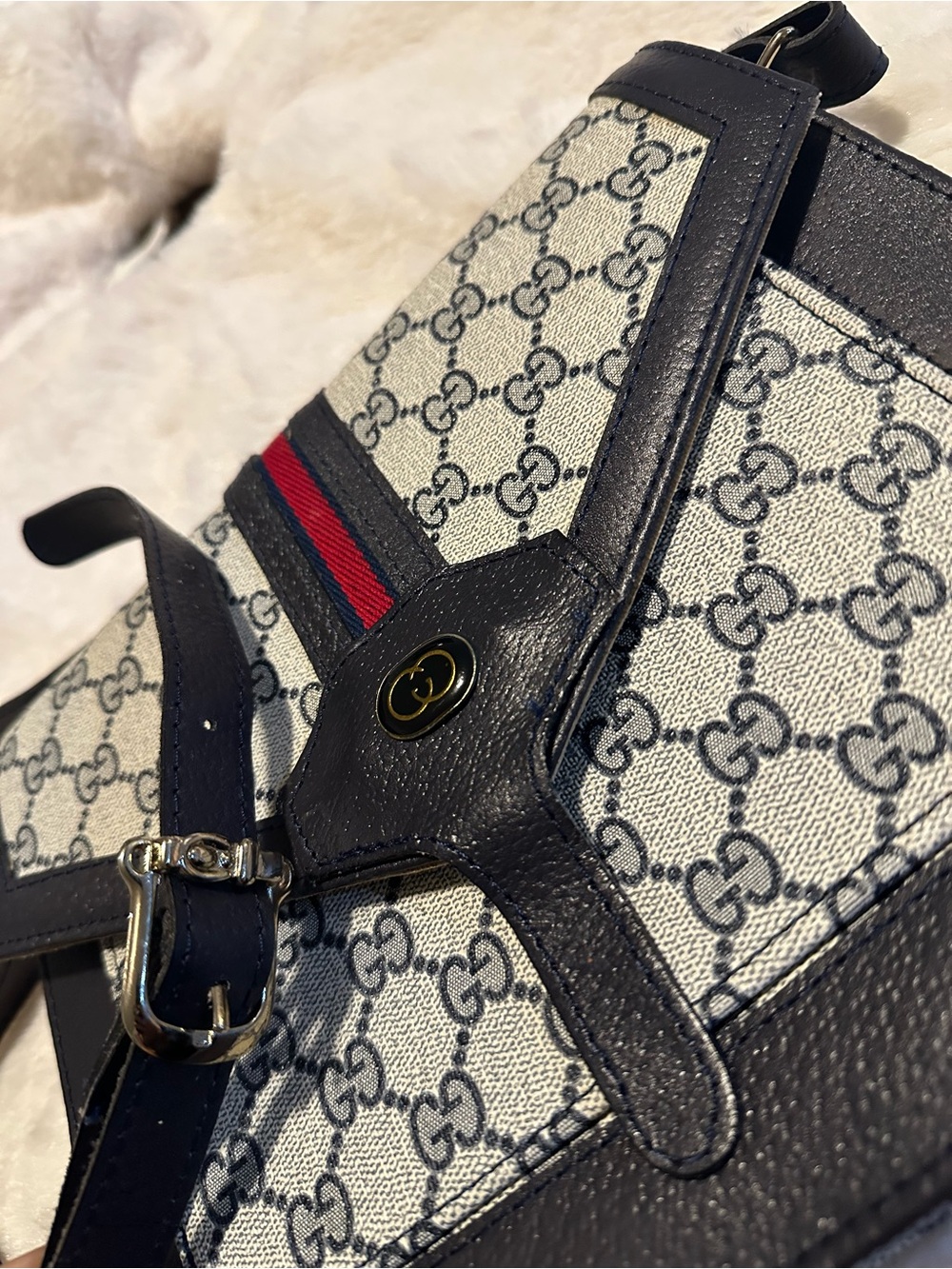 Vintage Gucci Navy & Beige GG Canvas Crossbody Red-Navy Web Stripe - Picture 3 of 9